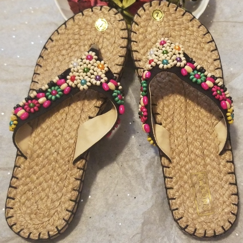 5/$20 SALE💋Native Flower Sandals